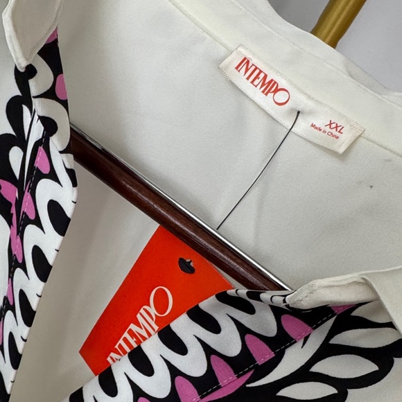 Intempo Cream Blouse with Black & Pink Graphic Trim NEW XXL - Picture 2 of 11